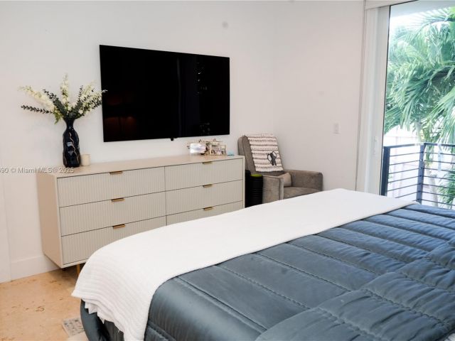 Home for sale at 2836 W Trade Ave 2836 - photo 6155329