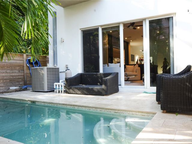 Home for sale at 2836 W Trade Ave 2836 - photo 6155333