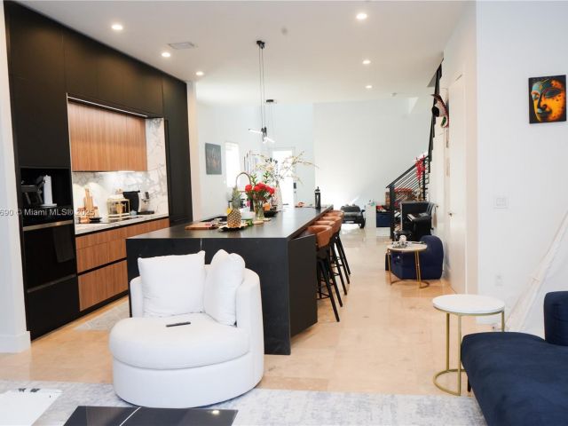 Home for sale at 2836 W Trade Ave 2836 - photo 6155334