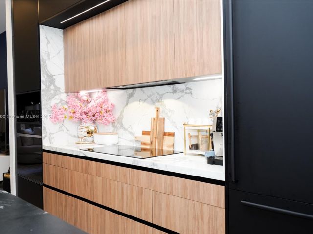 Home for sale at 2836 W Trade Ave 2836 - photo 6155337