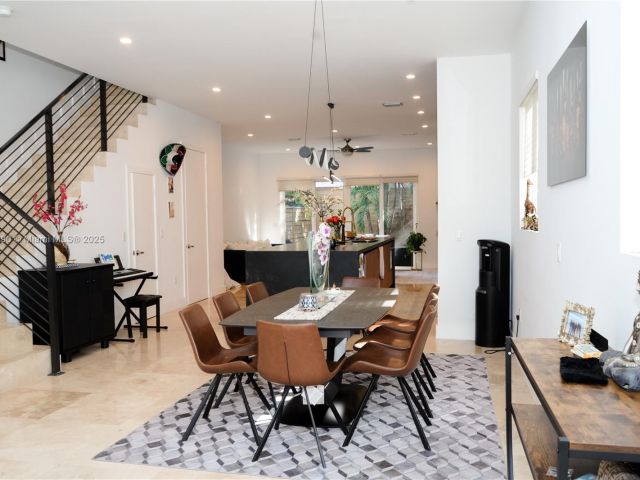 Home for sale at 2836 W Trade Ave 2836 - photo 6155339