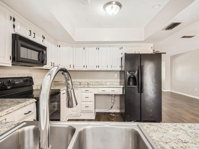 Home for sale at 5208 SW 91st Ter - photo 6170467