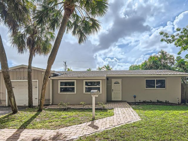 Home for sale at 5208 SW 91st Ter - photo 6170474