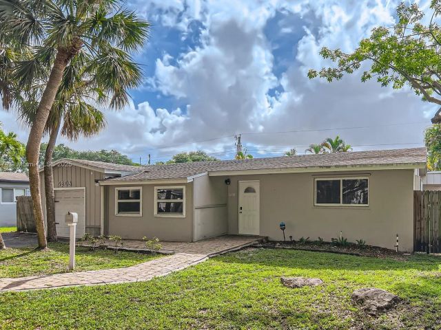 Home for sale at 5208 SW 91st Ter - photo 6170476