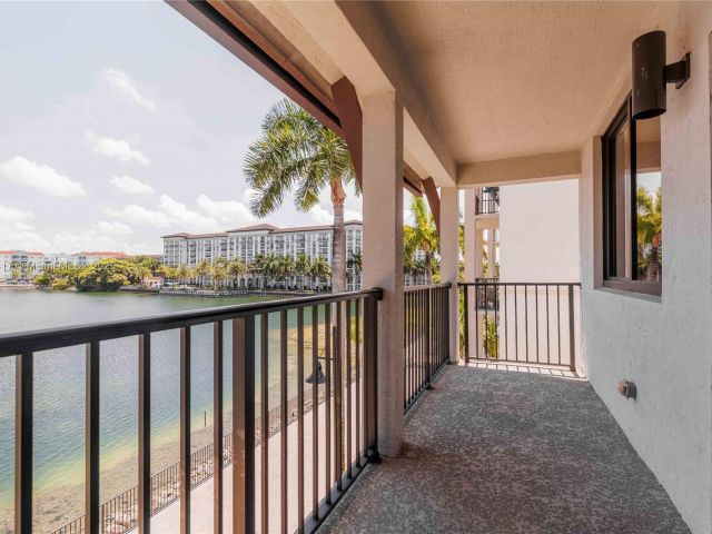 Home for rent at 4714 NW 84th Ct 4714 - photo 6155897