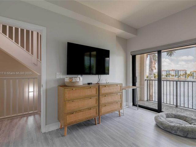 Home for rent at 4714 NW 84th Ct 4714 - photo 6155898