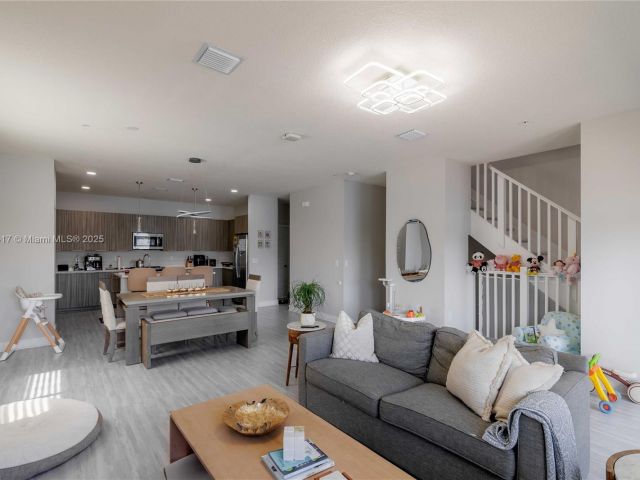 Home for rent at 4714 NW 84th Ct 4714 - photo 6155907