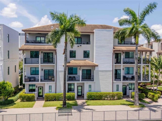 Home for rent at 4714 NW 84th Ct 4714 - photo 6155909