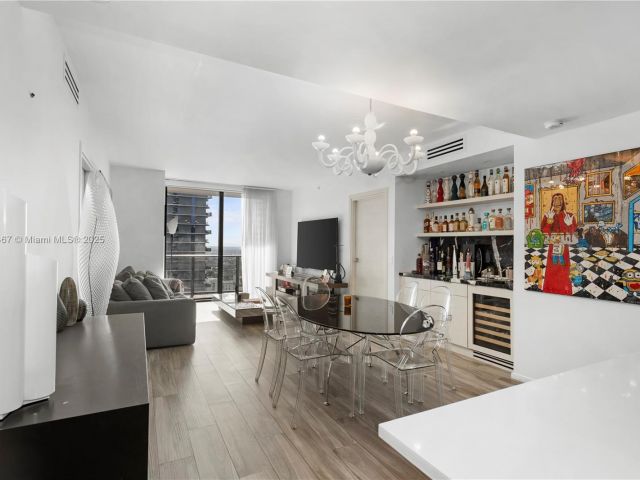 Apartment for rent  Unit #3310 - photo 6157215