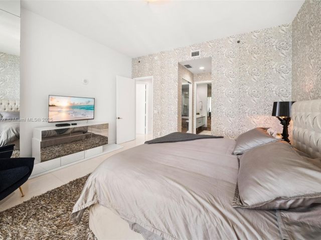 Apartment for sale  Unit #3302 - photo 6161976