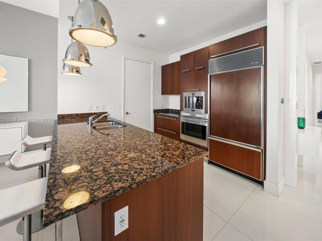 Apartment for sale  Unit #3302 - photo 6161980