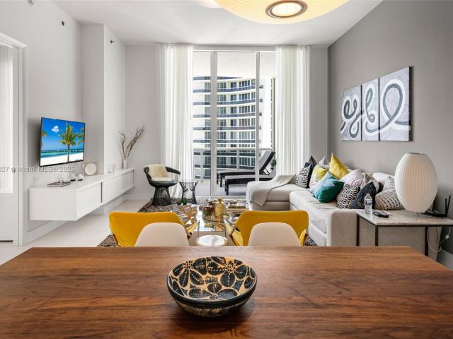 Apartment for sale  Unit #3302 - photo 6161984