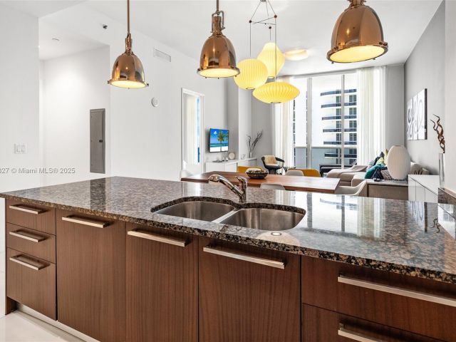 Apartment for sale  Unit #3302 - photo 6161985