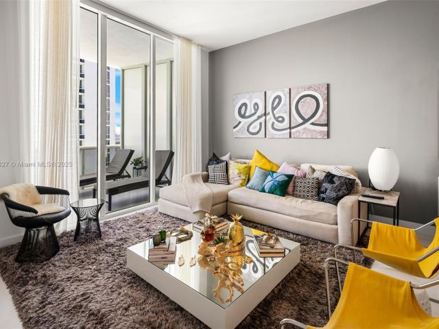 Apartment for sale  Unit #3302 - photo 6161988