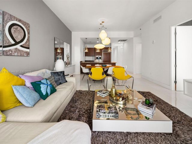 Apartment for sale  Unit #3302 - photo 6161989