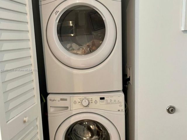 Apartment for sale  Unit #2406 - photo 6157317