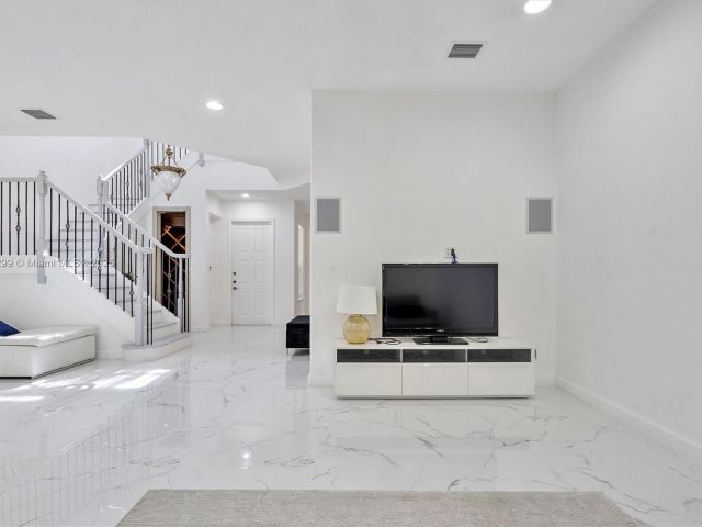 Home for sale at 1382 Harbor Vw W - photo 6156347