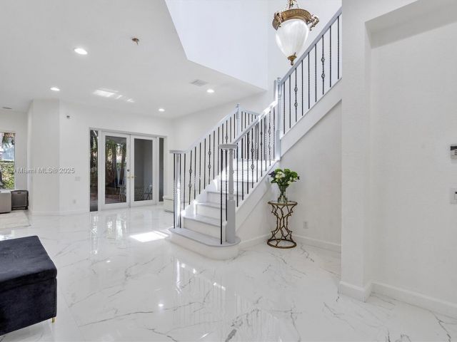 Home for sale at 1382 Harbor Vw W - photo 6156356