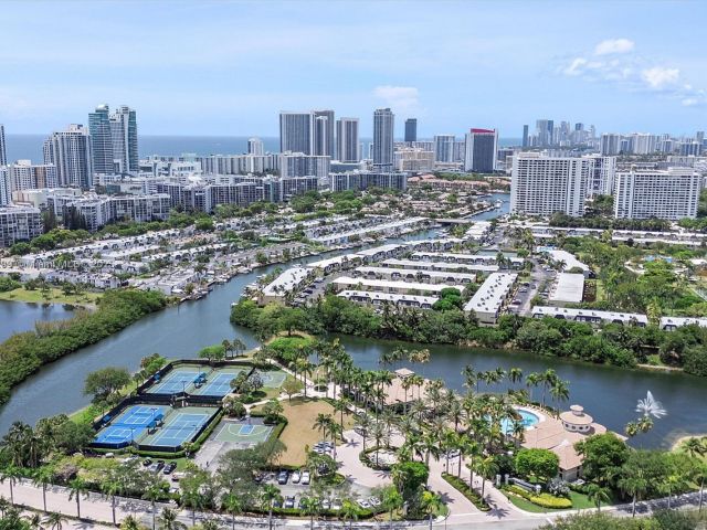 Home for sale at 1382 Harbor Vw W - photo 6156358