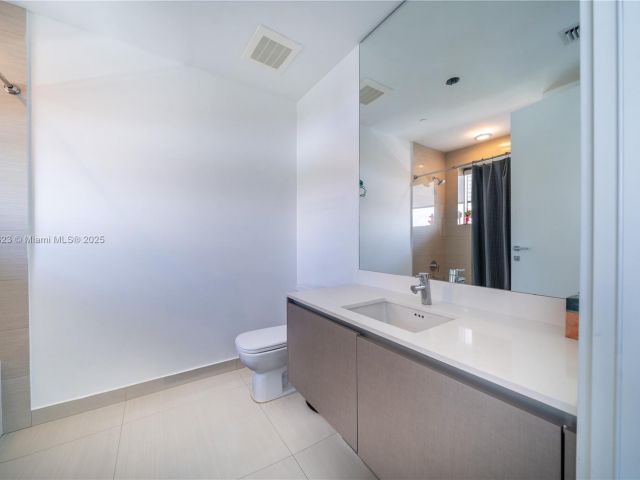 Apartment for rent  Unit #606 - photo 6173339