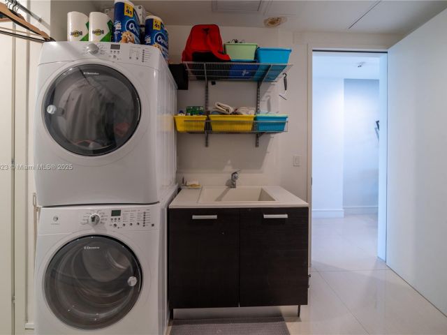 Apartment for rent  Unit #606 - photo 6173342