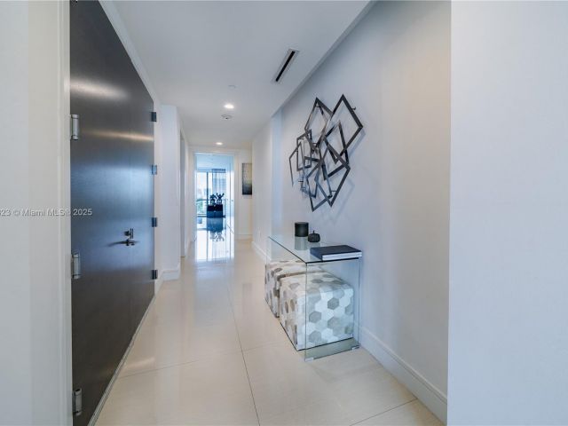 Apartment for rent  Unit #606 - photo 6173344