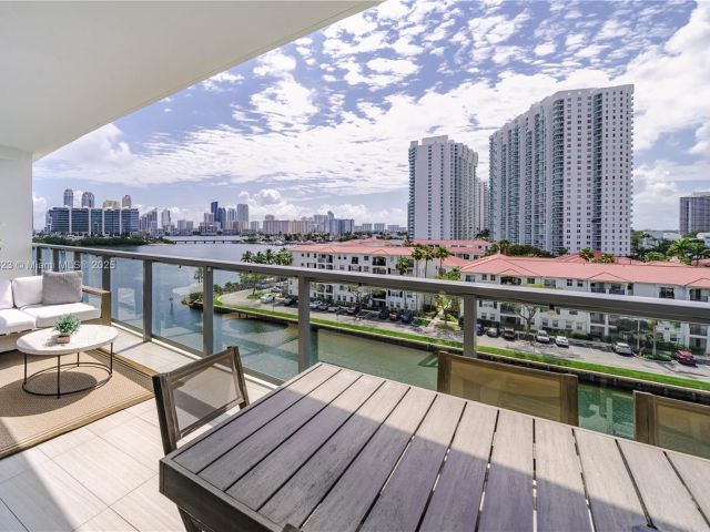 Apartment for rent  Unit #606 - photo 6173355