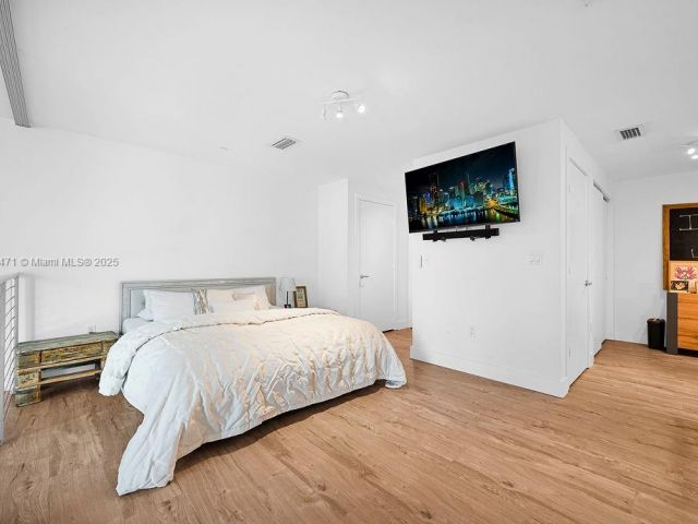 Apartment for sale  Unit #806 - photo 6160249