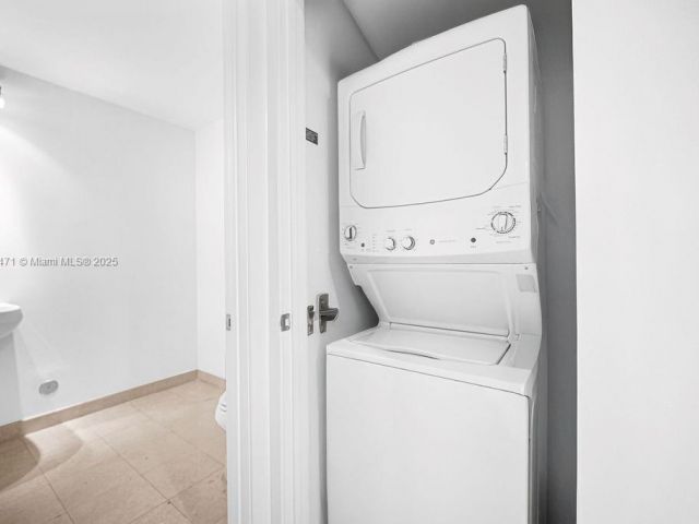 Apartment for sale  Unit #806 - photo 6160251