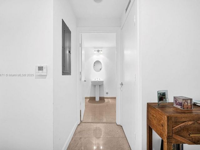 Apartment for sale  Unit #806 - photo 6160253