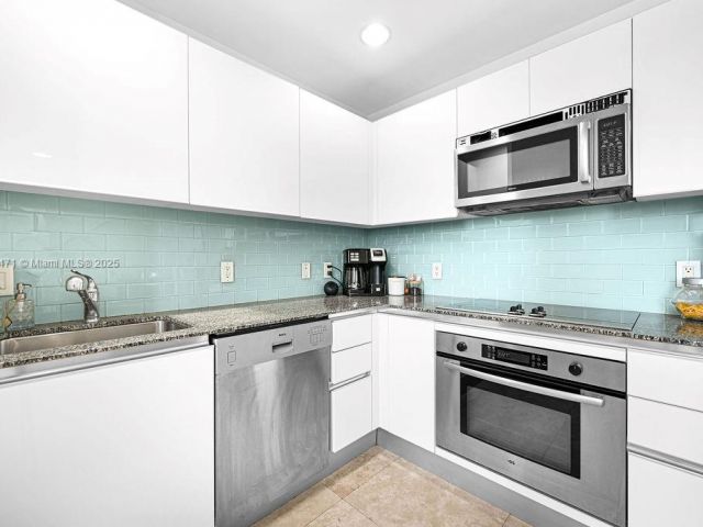 Apartment for sale  Unit #806 - photo 6160255