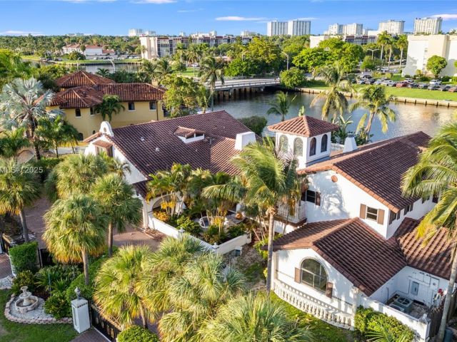 Home for sale at 800 Diplomat Pkwy - photo 6158107