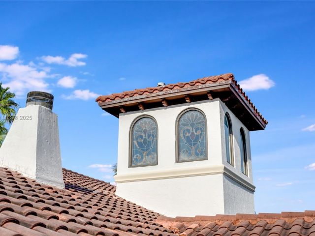 Home for sale at 800 Diplomat Pkwy - photo 6158108