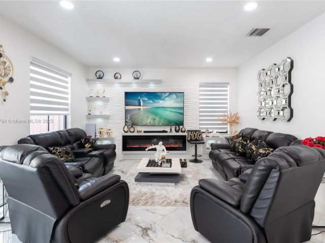 Home for sale at 8885 NW 100th Pl - photo 6159829