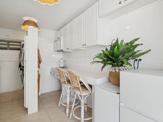 Apartment for rent  Unit #1025 - photo 6171339