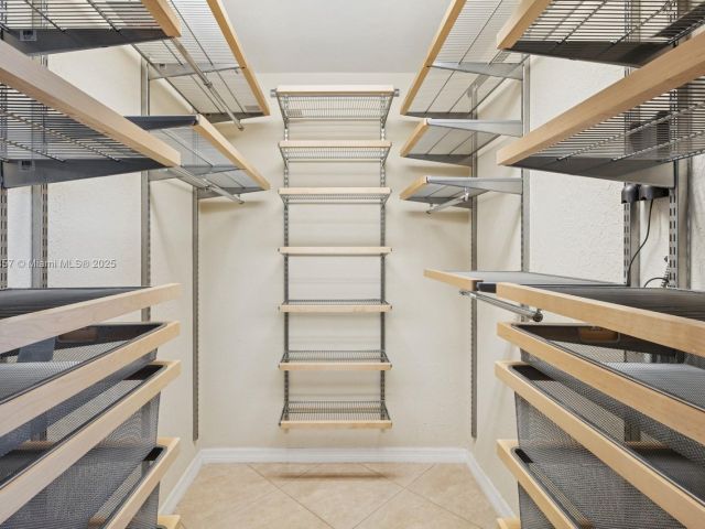 Apartment for rent  Unit #1025 - photo 6171343