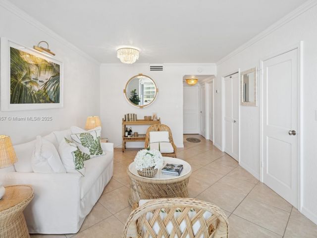 Apartment for rent  Unit #1025 - photo 6171349