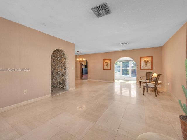 Home for sale at 5025 SW 90th Ct - photo 6160515