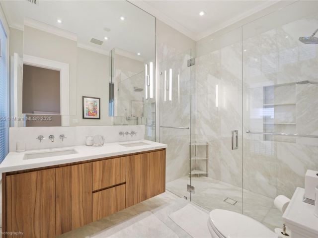 Home for sale at 647 Almeria Ave - photo 6174514