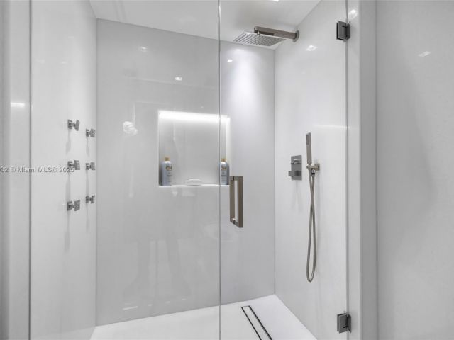 Apartment for sale  Unit #5306 - photo 6164143