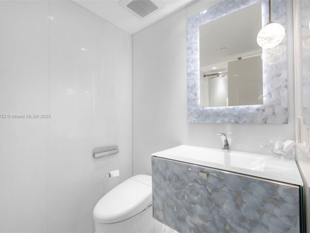 Apartment for sale  Unit #5306 - photo 6164144