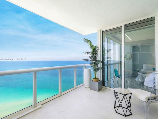 Apartment for sale  Unit #5306 - photo 6164145