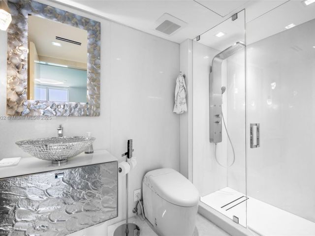 Apartment for sale  Unit #5306 - photo 6164147