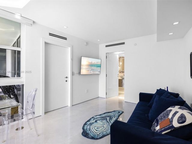 Apartment for sale  Unit #5306 - photo 6164149