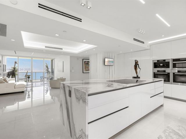 Apartment for sale  Unit #5306 - photo 6164155