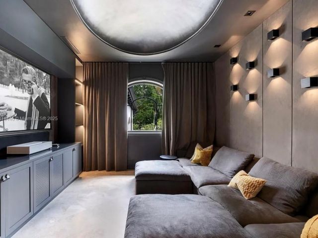 Home for rent at 432 S Hibiscus Dr - photo 6173581