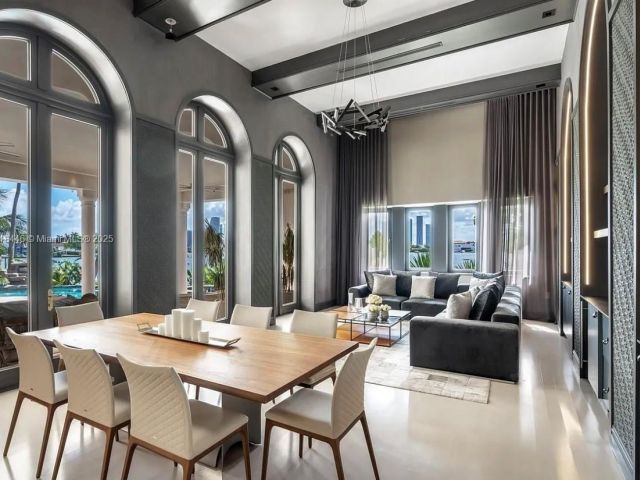 Home for rent at 432 S Hibiscus Dr - photo 6173586