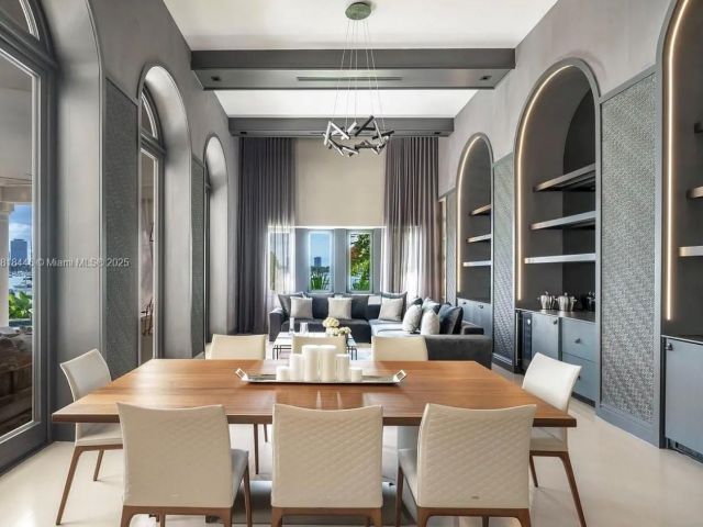 Home for rent at 432 S Hibiscus Dr - photo 6173587