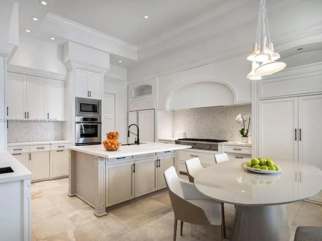 Home for rent at 432 S Hibiscus Dr - photo 6173591