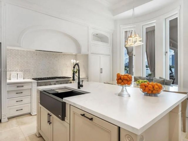 Home for rent at 432 S Hibiscus Dr - photo 6173592